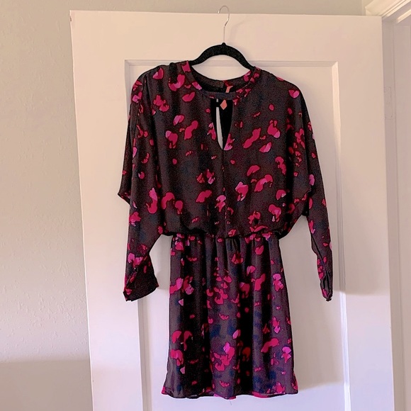Keyhole Mini Dress with Dolman Sleeves Size S Animal Print - Picture 3 of 6